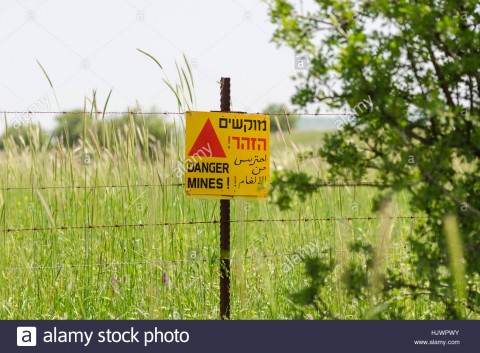 perigo-cuidado-aviso-assinar-minas-borderline-campo-minado-perigo-conflito-hjwpwy.jpg